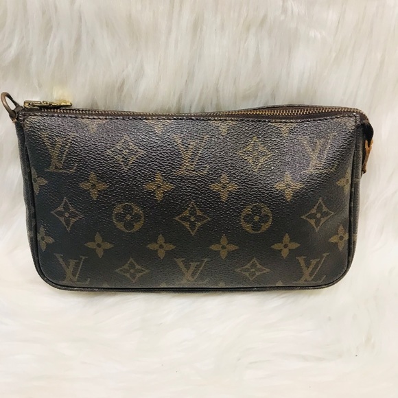 Authentic Louis Vuitton Pochette #6.7Q - Picture 2 of 8